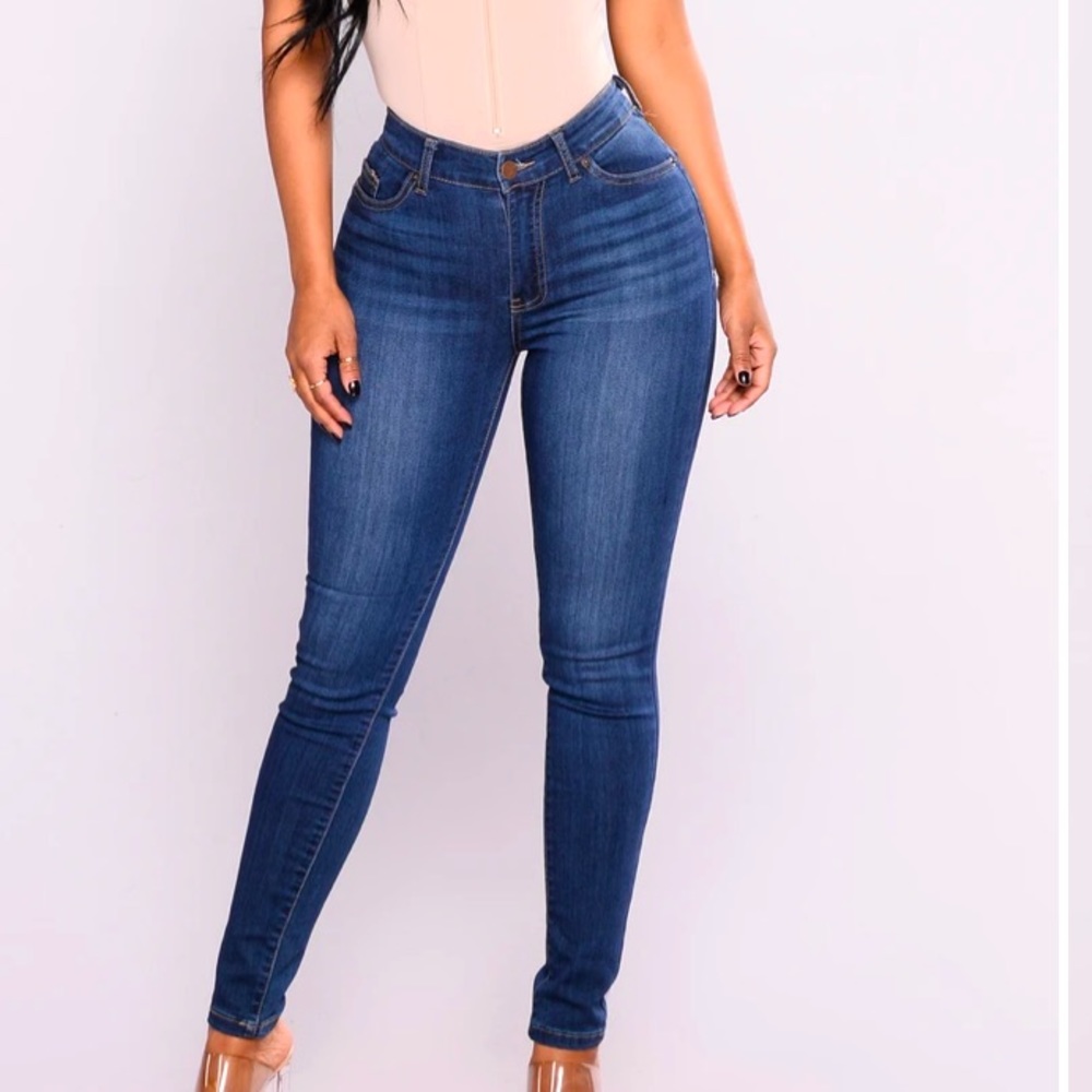 FASHION NOVA SKINNY JEANS MEDIUM BLUE WASH